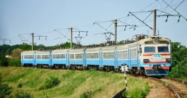 Пригородные поезда меняют маршруты с 21 октября: кого коснутся ограничения