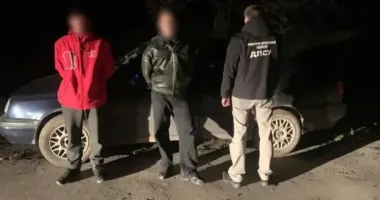 На Буковині прикордонники затримали українця, який за 8000 доларів намагався утекти до Молдови