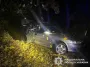 На Київщині 15-річний водій врізався у дерево: загинув 14-річний пасажир, шестеро дітей травмовані (фото)