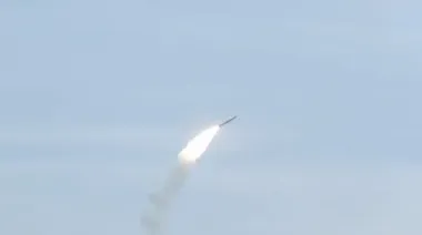 У Києві уламки впали у дворі житлового будинку - Кличко