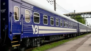 "Укрзалізниця" повідомила про та затримки зміни у русі поїздів через удари РФ