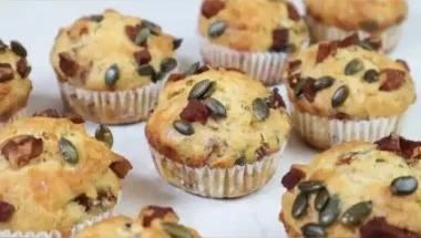 Мафины с сыром, беконом и помидорами: отличная идея для перекуса, рецепт