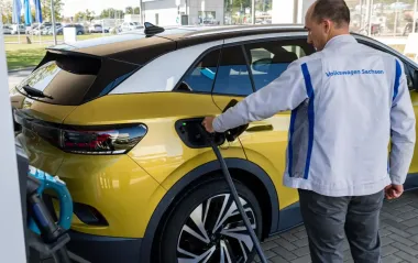 Рада поддержала продление льгот на импорт электромобилей еще на год