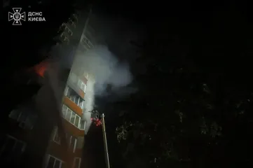 "Даже не успели добежать до укрытия": ракета взорвалась прямо над головами киевлян (видео)