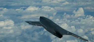 Shield AI раскрыла подробности об автономном дроне X-BAT, вооруженном ракетами