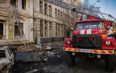 З'явилося відео моменту влучання російського дрона по дитячому садку в Харкові