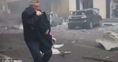 Эксначальник ГСЧС Харьковщины спас детей из детсада после удара дронами