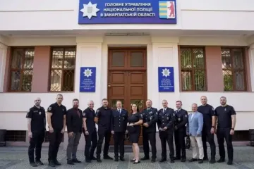 Закарпатська поліція під мікроскопом: як керівники оформлюють майно на родичів та приховують реальні доходи