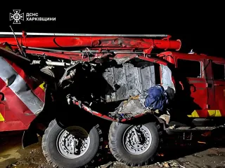 В Харьковской области во время атаки РФ погиб спасатель: пятеро его коллег ранены (фото)