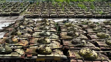 Запасы бронетехники РФ: есть ли у россиян танки и БМП для осеннего наступления, — офицер (видео)