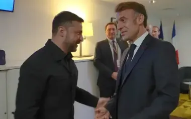 Zelenskyy and Macron coordinate positions ahead of "Coalition of Willing" meeting. VIDEO