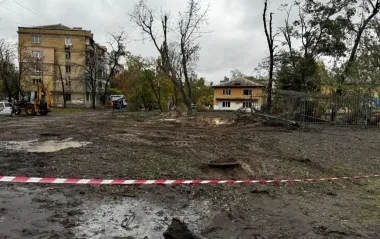 Как выглядит Днепровский район Киева после баллистического удара РФ: репортаж РБК-Украина