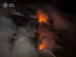 Поврежденные жилые дома, пожары и погибшие: последствия атаки по Киеву, фото
