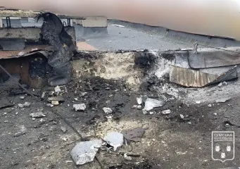 В Сумской области россияне атаковали жилой дом и микроавтобус: среди раненых ребенок (фото)