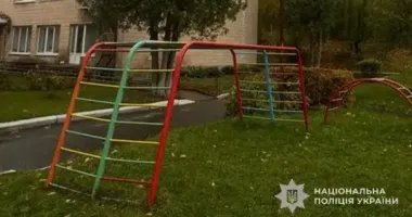 На Тернопольщине пятилетняя девочка сломала руку в детсаду: полиция проверяет обстоятельства
