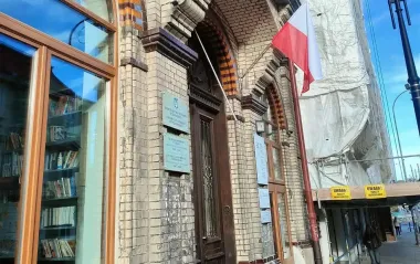 У Польщі невідомі зірвали український прапор із Почесного консульства України