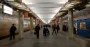 В Киеве на станции метро "Оболонь" мужчина упал на колеи: обошлось без трагедии