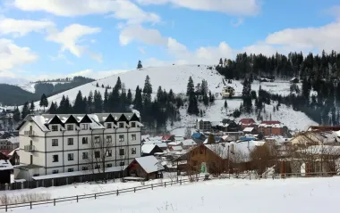 Карпати засипало снігом: Буковель перетворився на зимову казку