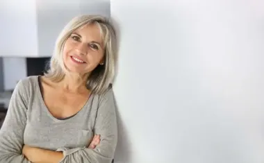 Как вернуть сияние тусклой зрелой коже: помогут два простых ингредиента, которые есть в каждом доме