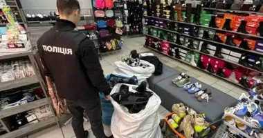В Одесской области полицейские изъяли подделки спортивных брендов более чем на 33 млн грн