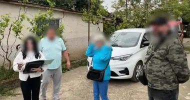 "Гуманітарка" перетворилась на бізнес: на Закарпатті викрили схему продажу авто для волонтерів