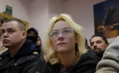 Спела — попала под суд: в России студентку наказали за "оппозиционные" песни