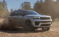 Jeep Grand Cherokee 2026 получил новый двигатель и обновленный дизайн