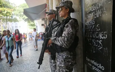 FPV-дроны, баррикады и десятки погибших: в Бразилии вспыхнула война между властью и картелями