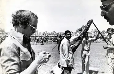 Брал интервью у людоедов, диктаторов и Мэрилин Монро: умер легендарный журналист Джон Эдвардс