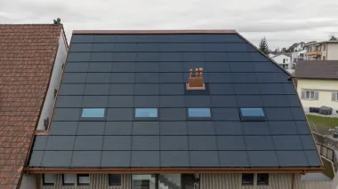 Представлена полностью черная солнечная панель: чем она лучше обычных (фото)