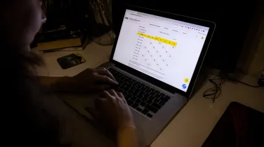 Через атаку РФ по всій Україні знову діють погодинні графіки відключення світла