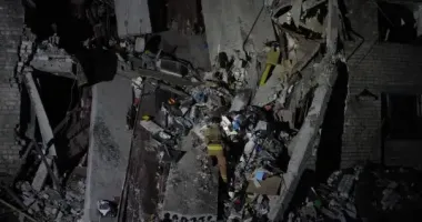 Запорожье после вражеской атаки: под завалами нашли погибшего