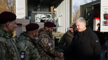 During transfer of aid to AFU, Poroshenko accuses Special Communications Service of leaving brigades without Mavic drones