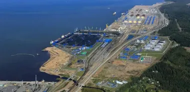 Из-за атак: власти РФ начали искать "добровольцев" для охраны и противодействия БпЛА на крупный нефтетерминал в Балтике