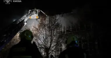 В Киеве ликвидировали масштабный пожар в офисном здании на Соломенке