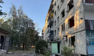 ВС РФ могли сбросить ФАБ-3000 на многоэтажку: взрыв в Родинском зафиксировал дрон (видео)