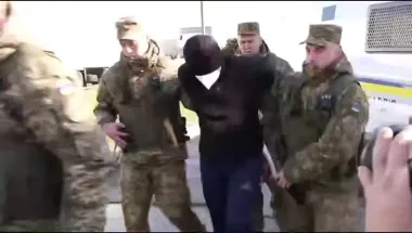 Впервые с начала войны: Украина передала Литве пленного российского оккупанта (видео)