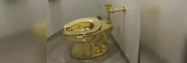 Золотой унитаз снова появится на публике: Sotheby's выставляет скульптуру на продажу за $10 миллионов