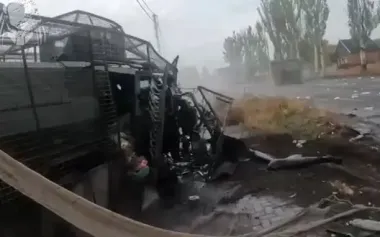 Khyzhak brigade police pull comrades from stricken armored vehicle and evacuate them: "Am I going to die?" — "No, brother, you’ll live.". VIDEO