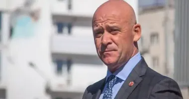 У Труханова просят Офис президента предоставить указ о прекращении его гражданства