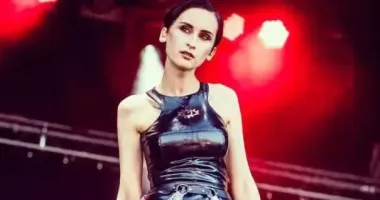 Солистка Go_A Екатерина Павленко после поцелуя с девушкой на сцене рассказала, имела ли отношения с женщинами