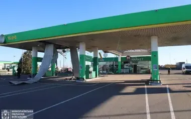 Consequences of Russian Federation’s ballistic missile strike on Mykolaiv: one person killed, 15 wounded, including child. PHOTOS