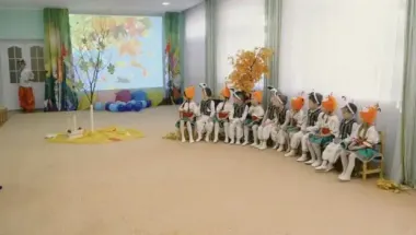 "Это не камера хранения": в сети строго раскритиковали маму, пожаловавшуюся на праздник осени в детсаду