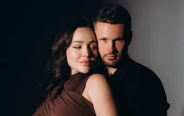 Зірка "Холостяка" вперше стала мамою: ніжні фото з пологового