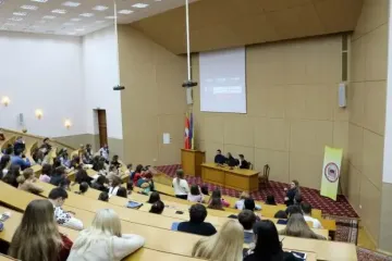 Студентам-другокурсникам доведеться почекати підтвердження грантів: коли обіцяють перші виплати