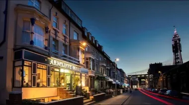 Туристка с детьми проехала 13 часов, чтобы попасть в несуществующий отель (фото)