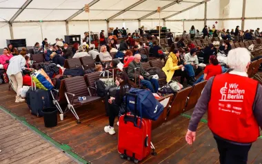 Украинцев уже выселяют. Германия закрывает крупнейший приют для беженцев