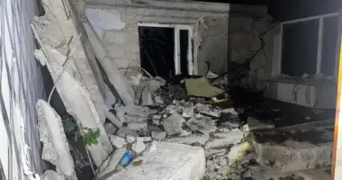 Наслідки обстрілів Сумщини: пошкоджені будинки та АЗС, є загиблий та поранені