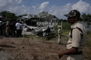 Водитель автобуса выехал на встречную полосу: более 20 погибших (фото)