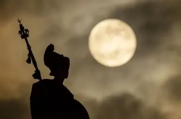 Бобровое суперлуние 5 ноября 2025 года: особенности небесного явления и что следует сделать в этот день